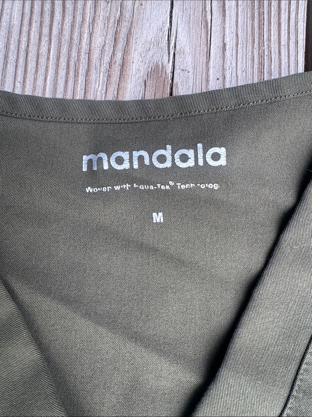 Mandala 6 pocket scrub top and 9 pocket cargo pants olive medium and med petite - Picture 4 of 7